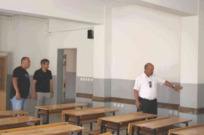 Şule Mete Tetik İ̇mam Hatip Ortaokulu’nda Tamirat Ve Tadilat Çalışmalarını İnceledi