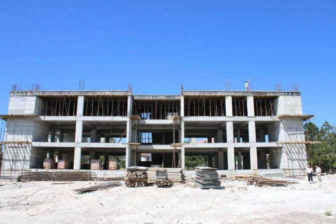 Müdür Başyiğit, Yapımı Ve Tadilat Çalışmaları Devam Eden Okullarda İncelemelerde Bulundu