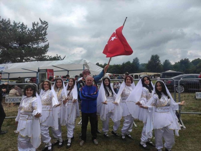 Nazilli Belediyesi Halk Dansları Topluluğu Erbaa Festivaline Damga Vurdu