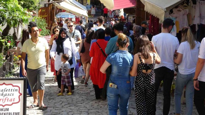 Osmanlı Kenti Safranbolu’daki Park Sorunu Turistleri Ve Esnafı Zor Durumda Bırakıyor