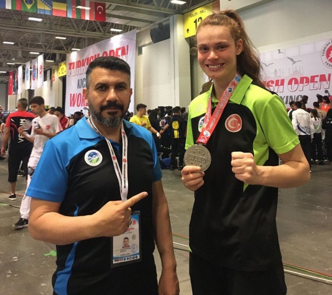 Büyükşehir Kick Boks’cuları Avrupa Yolcusu