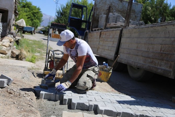 Şehrin Farklı Bölgelerinde Üst Yapı Çalışmaları Devam Ediyor