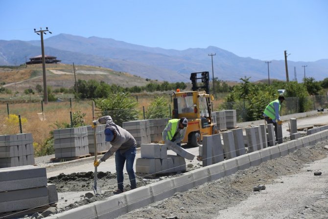 Şehrin Farklı Bölgelerinde Üst Yapı Çalışmaları Devam Ediyor