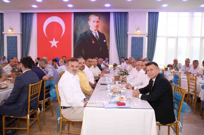 Başkan Çelik Mahalle Başkanlarıyla İstişare Yaptı