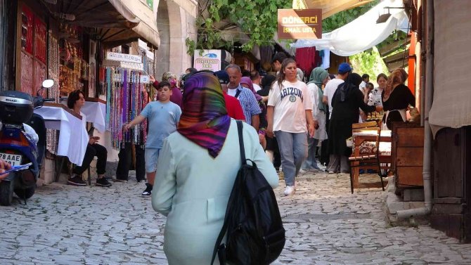 Osmanlı Kenti Safranbolu’daki Park Sorunu Turistleri Ve Esnafı Zor Durumda Bırakıyor