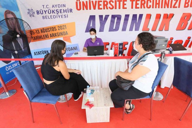 Tercih Tırı Gençler İçin Kent Meydanında Yerini Alıyor