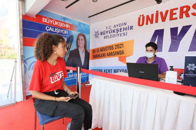 Tercih Tırı Gençler İçin Kent Meydanında Yerini Alıyor