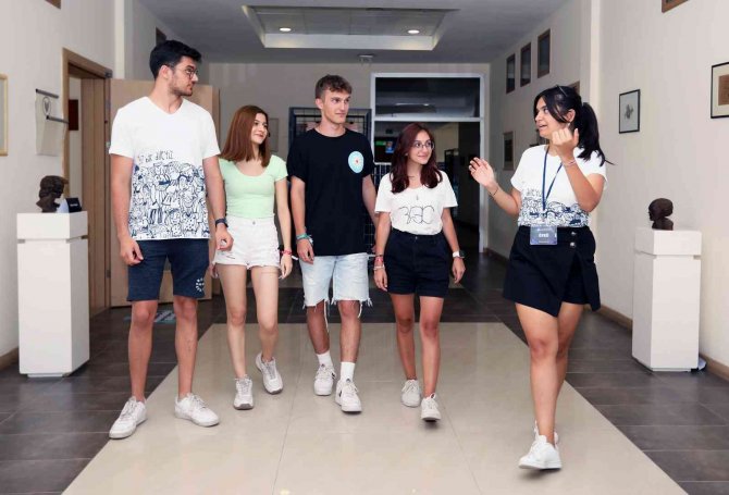 Üniversite Adaylarına “Bilinçli Tercihle Sevdiğiniz Bölümü Seçin” Önerisi