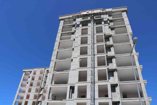 Samsun’da 9. Kattan Düşen İnşaat İşçisi Ağır Yaralandı