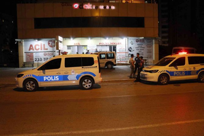 Seyir Halindeki Araca Düzenlenen Silahlı Saldırıda Yolcu Konumundaki Kişi Başından Vuruldu