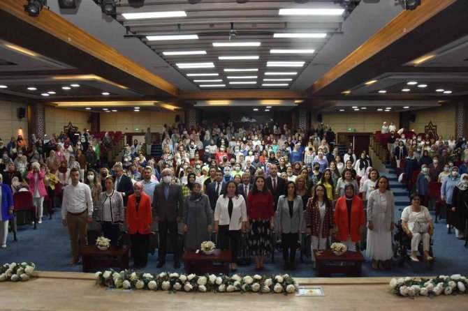 ’Kadın Emeği Türkiye’nin İ̇stikbali Buluşmaları’ Manisa’da Gerçekleşti
