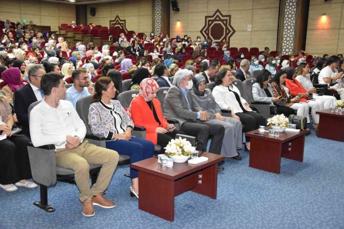 ’Kadın Emeği Türkiye’nin İ̇stikbali Buluşmaları’ Manisa’da Gerçekleşti