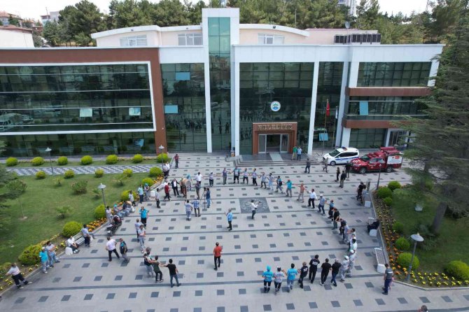 Suluova Belediyesi’nde Yüzde 60’lık Maaş Zammına Davul-zurnalı Kutlama