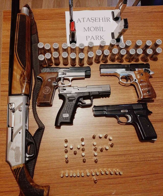 Ataşehir’de Silah Kaçakçılığı Operasyonu: 2 Şüpheli Gözaltında