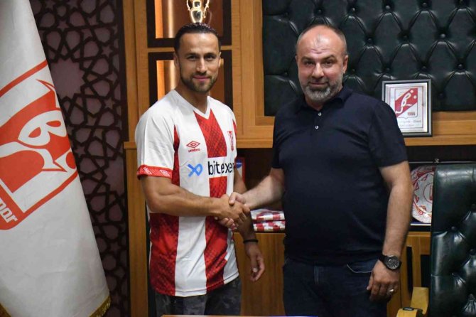 Balıkesirspor Kaptan Atilla Ve İ̇brahim Halil Çolak İle Sözleşme Yeniledi