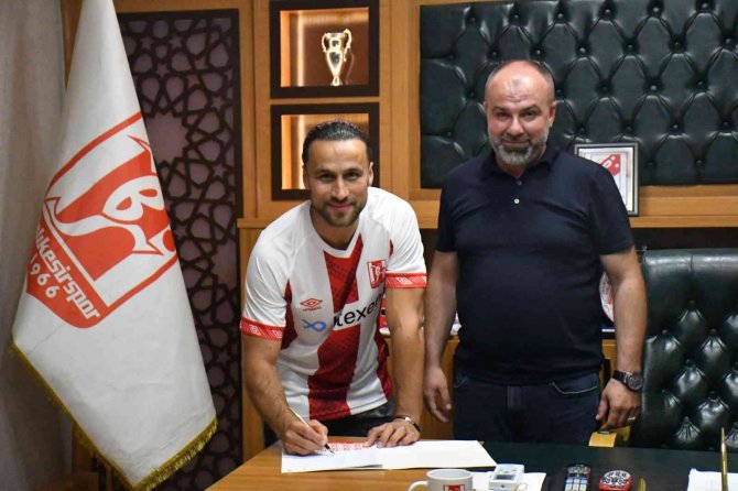 Balıkesirspor Kaptan Atilla Ve İ̇brahim Halil Çolak İle Sözleşme Yeniledi