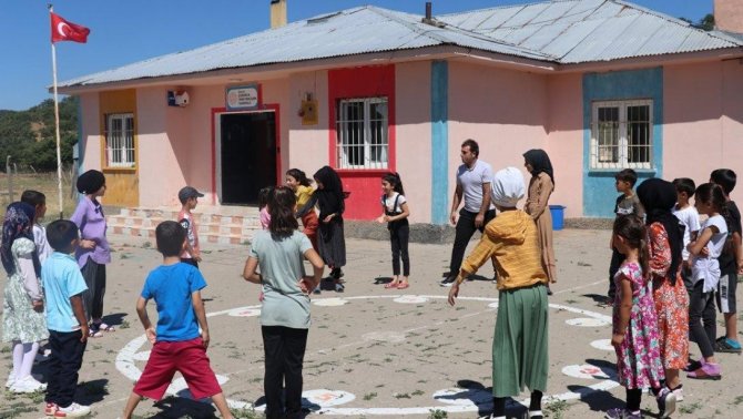 Bingöl Milli Eğitim Müdürü Halil Yücel Destekleme Kurslarında İncelemelerde Bulundu