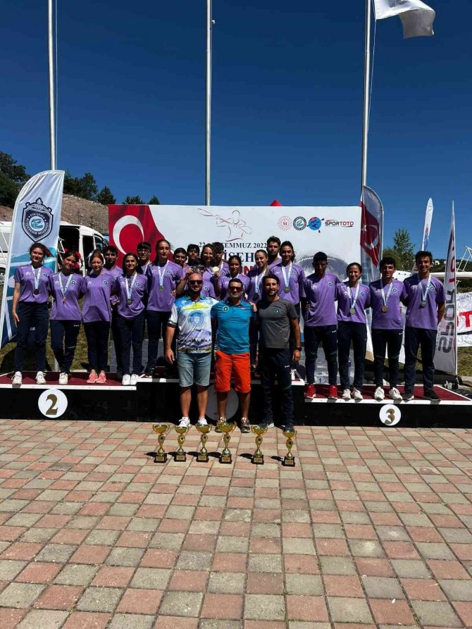 Bursa Büyükşehir’den Kanoda Büyük Başarı