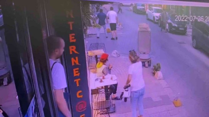Kadıköy’de Av Tüfekli Çatışma Kamerada