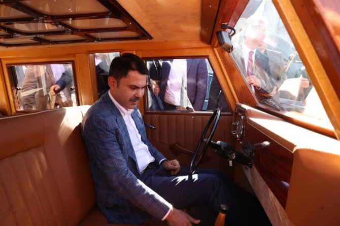 Bakan Kurum, Çam Ağacından Yapılan Aracı Kullandı
