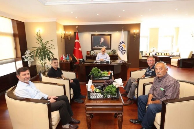 Gebzeli Çiftçilerden İlk Hasat Sürprizi