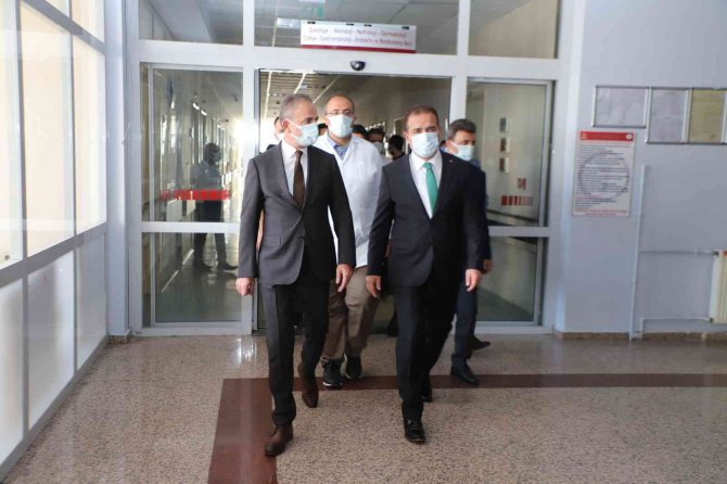 Vali Akbıyık: “Şehitlerimiz, Milletimizin Kahramanlarıdır”