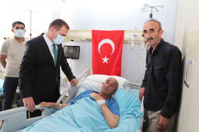 Vali Akbıyık: “Şehitlerimiz, Milletimizin Kahramanlarıdır”