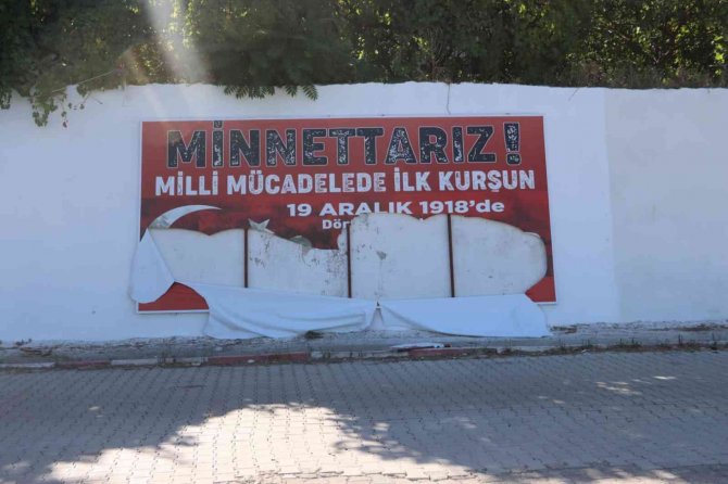 Dörtyol’da Milli Mücadele Kahramanlarının Resimleri Tahrip Edildi