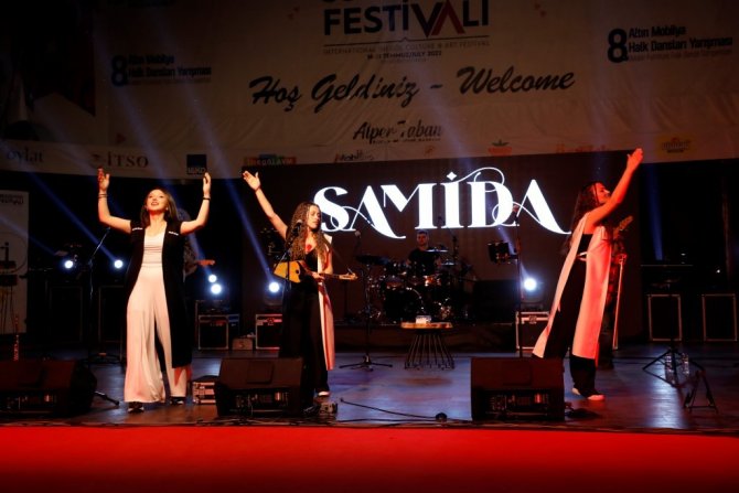 Samida İ̇negöllü Hayranlarıyla Buluştu