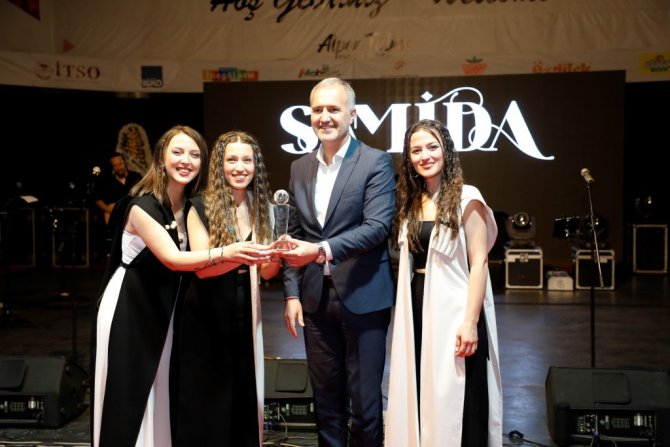 Samida İ̇negöllü Hayranlarıyla Buluştu