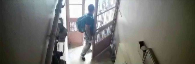 Zeytinburnu’nda Soyduğu Evden Çıkarken Ayakkabıları Bile Çaldı
