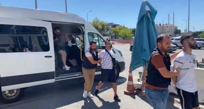 Kadıköy’deki Silahlı Çatışmaya Karışan 3 Şüpheli Adliyeye Sevk Edildi