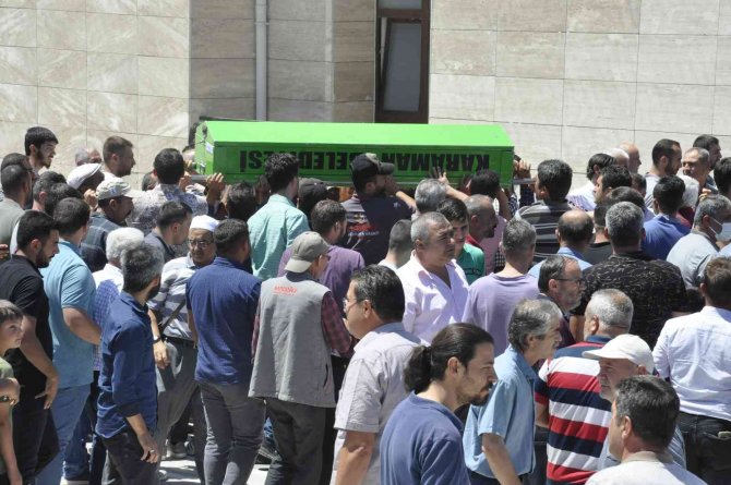 Karaman’da Forkliftin Devrilmesi Sonucu Hayatını Kaybeden Operatör Toprağa Verildi