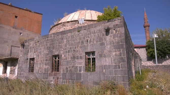 Tarihi Mazlum Ağa Hamam Yıkılıyor