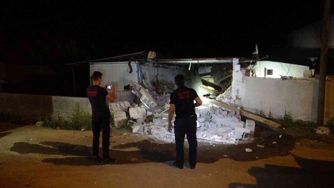 Mutfak Tüpü Bomba Gibi Patladı: 2 Yaralı