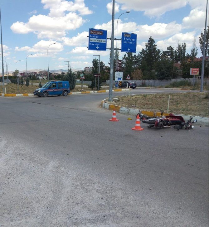 Motosiklet Sürücüsü Yaşlı Adam Karıştığı Kazada Ağır Yaralandı