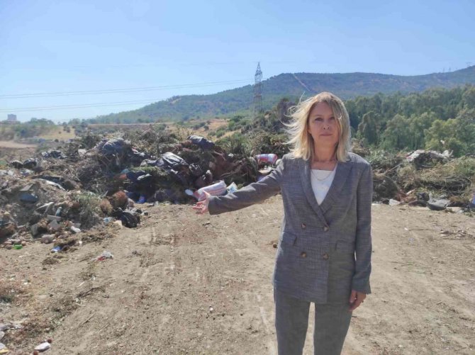 Karşıyaka Belediyesi, Sanayi Esnafını Çöp İçinde Bıraktı