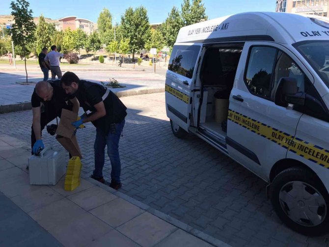 Hastane İçinde Silahlı Kavga: 1’i Ağır 2 Yaralı