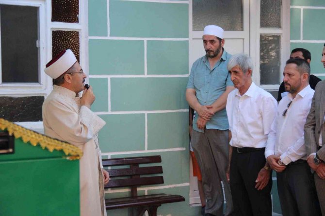 Kazada Hayatını Kaybeden 15 Yaşındaki Sümeyye Son Yolculuğuna Uğurlandı