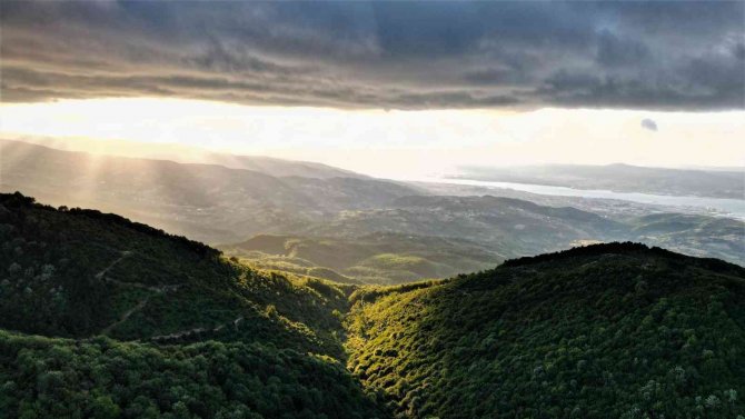 Adrenalin Tutkunlarının Adresi Olan Beşkayalar’a Cam Teras