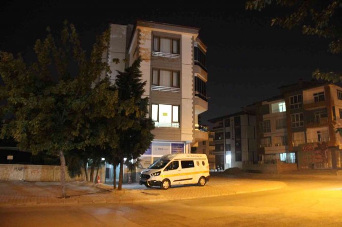 Sigara İçmemesi Konusunda Uyarıda Bulunan Babasını Öldürdü