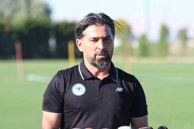 İ̇lhan Palut: “Futbol Bütün Sonuçlara Açık Bir Oyun”