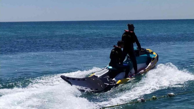 Menekşe Sahili’nde Yanan Tekneyi Jet Ski İle Söndüren Cankurtaran Konuştu