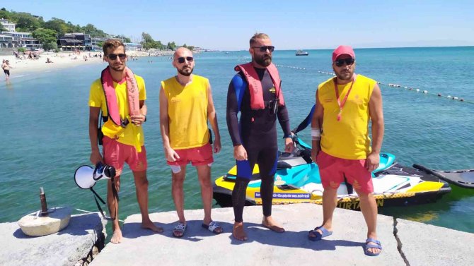 Menekşe Sahili’nde Yanan Tekneyi Jet Ski İle Söndüren Cankurtaran Konuştu