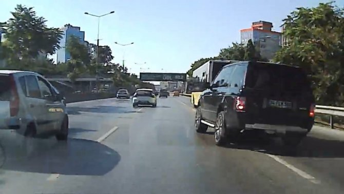 Maltepe’de Makas Atarken Görüntülendi, Dakikalar Sonra Kaza Yaptı