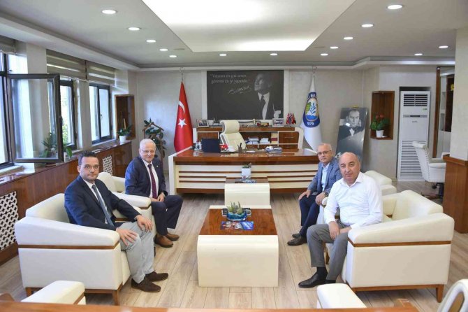 Başkan Kayda, İ̇ktisat Fakültesi’nin Yeni Dekanı Koçtürk’ü Ağırladı