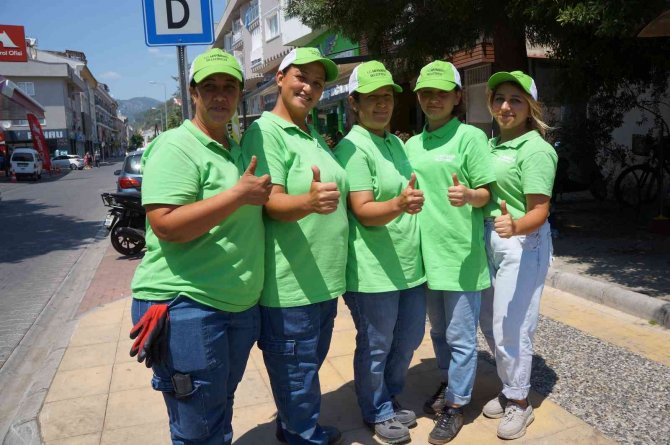 Marmaris Sokaklarına Kadın Eli Değiyor