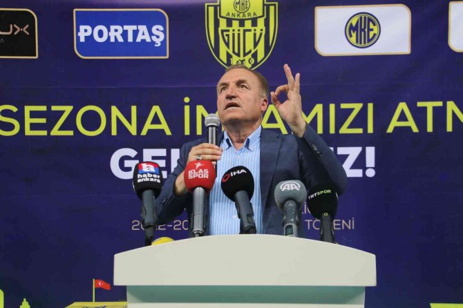 Mke Ankaragücü Kadrosuna Kattığı 14 İsme İmza Töreni Düzenledi