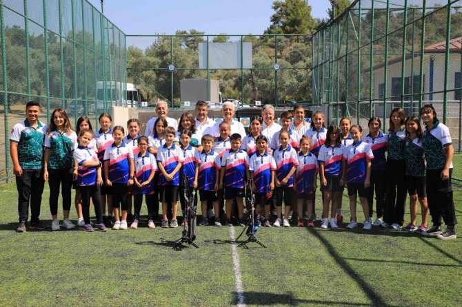 Başkan Gürün, Başarılı Okçular İle Bir Araya Geldi