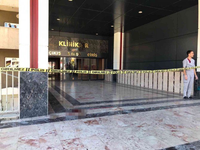 Hastane İçinde Silahlı Kavga: 1’i Ağır 2 Yaralı
